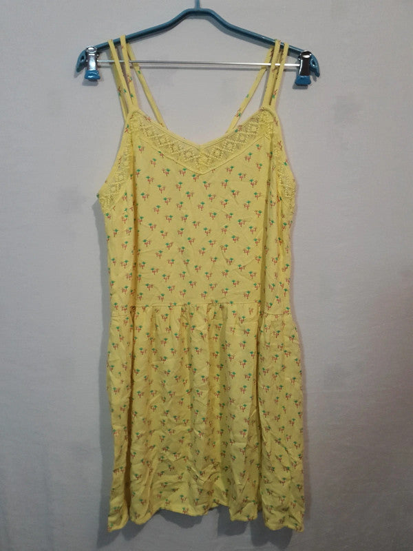 Robed'été jaune et fleurie