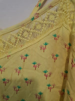 Robed'été jaune et fleurie