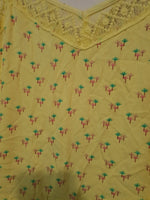 Robed'été jaune et fleurie