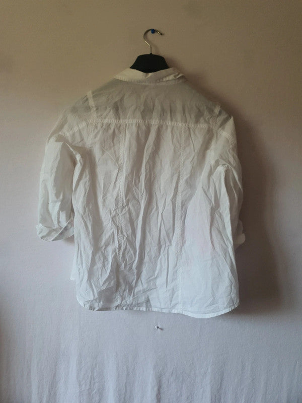 Chemise d'été blanche et fleurie