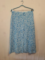 Jupe longue bleue et blanche