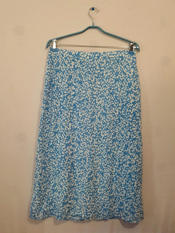 Jupe longue bleue et blanche