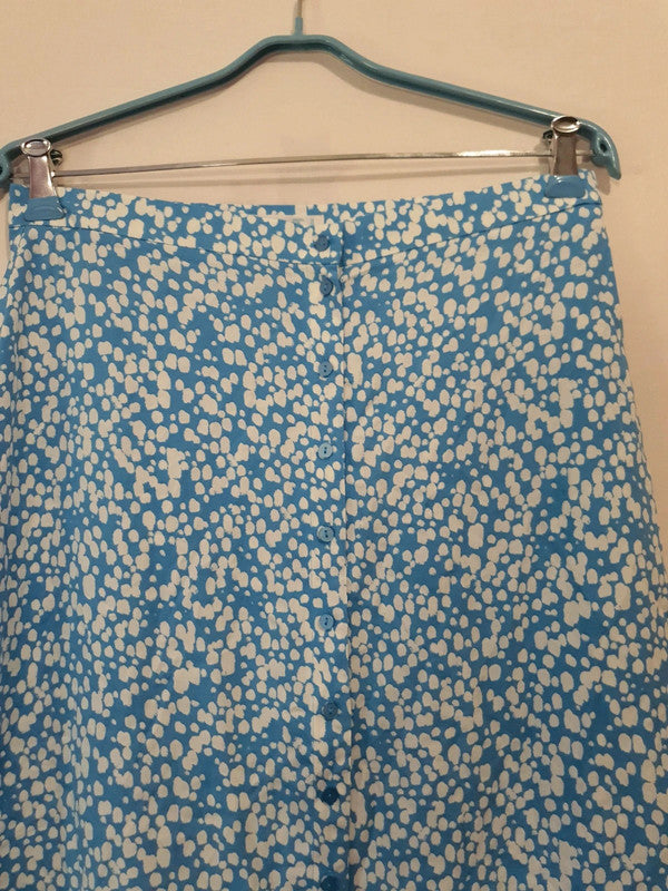 Jupe longue bleue et blanche