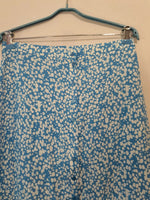 Jupe longue bleue et blanche