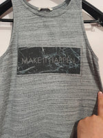 Belle robe grise d'été