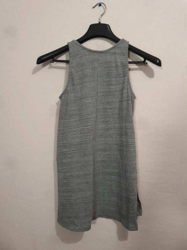 Belle robe grise d'été