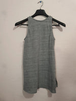 Belle robe grise d'été
