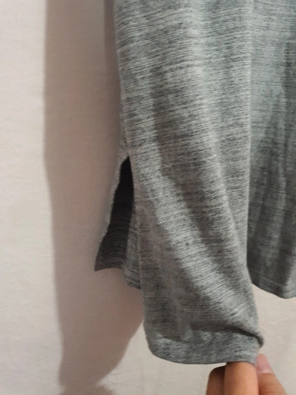 Belle robe grise d'été