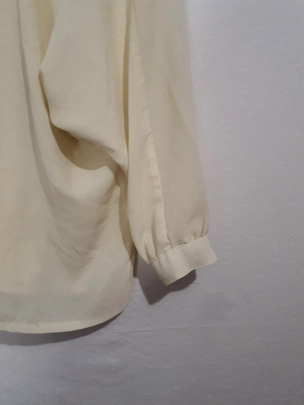 Chemise jaune transparente