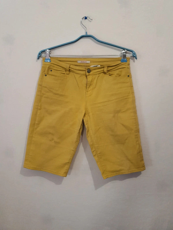 Short jaune moutarde
