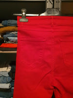 Jeans rouge et noir Zara