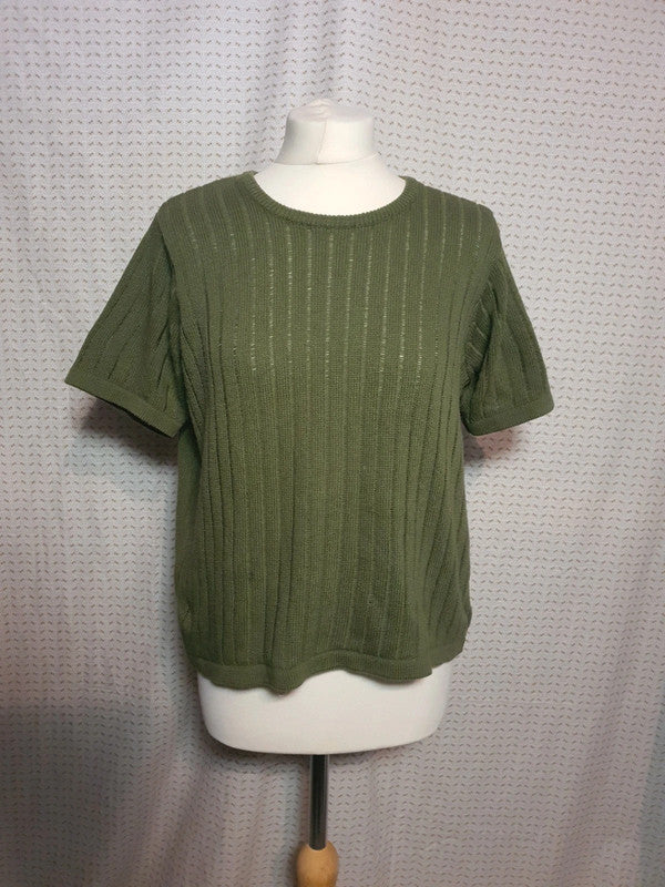 Pull semi transparent à manche courte