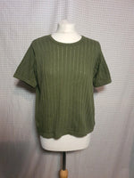 Pull semi transparent à manche courte