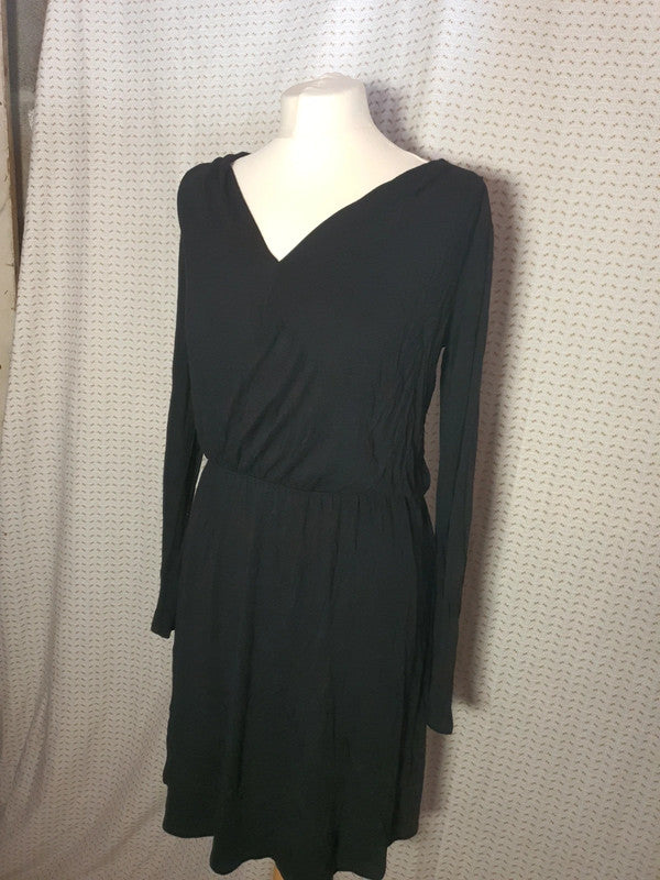 Superbe robe noir Laura Clément