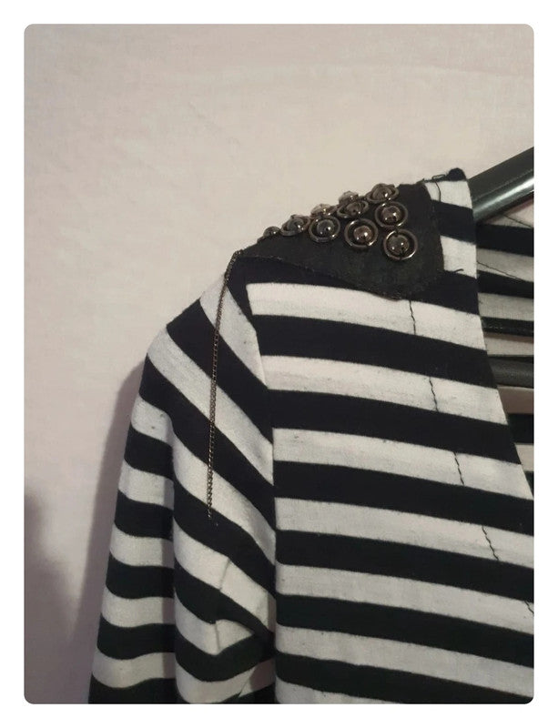 Petite robe à manches longues