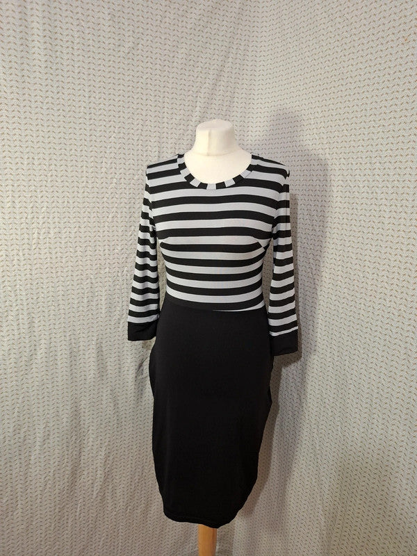 Robe noir et blanche Mademoiselle-Élégance Taille M