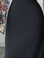 Robe noire élégante à encolure carrée #Paris