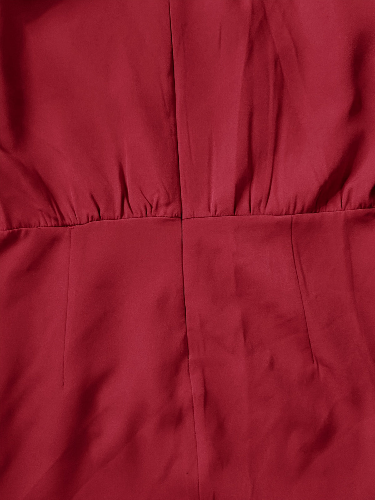 Robe rouge midi élégante à col bénitier