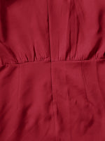 Robe rouge midi élégante à col bénitier