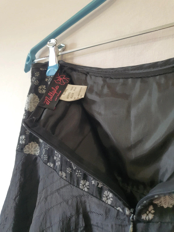 Jupe noir fleurie