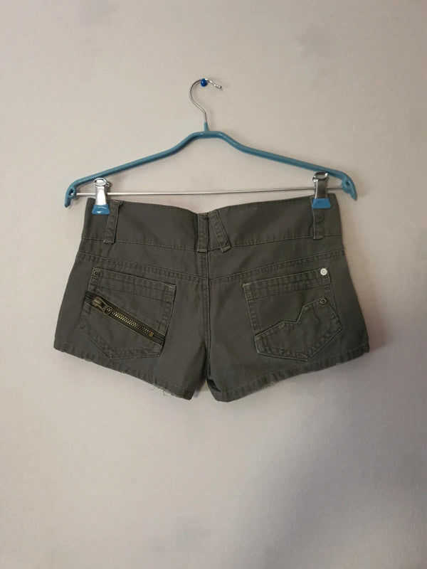 Short vert militaire