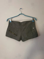 Short vert militaire