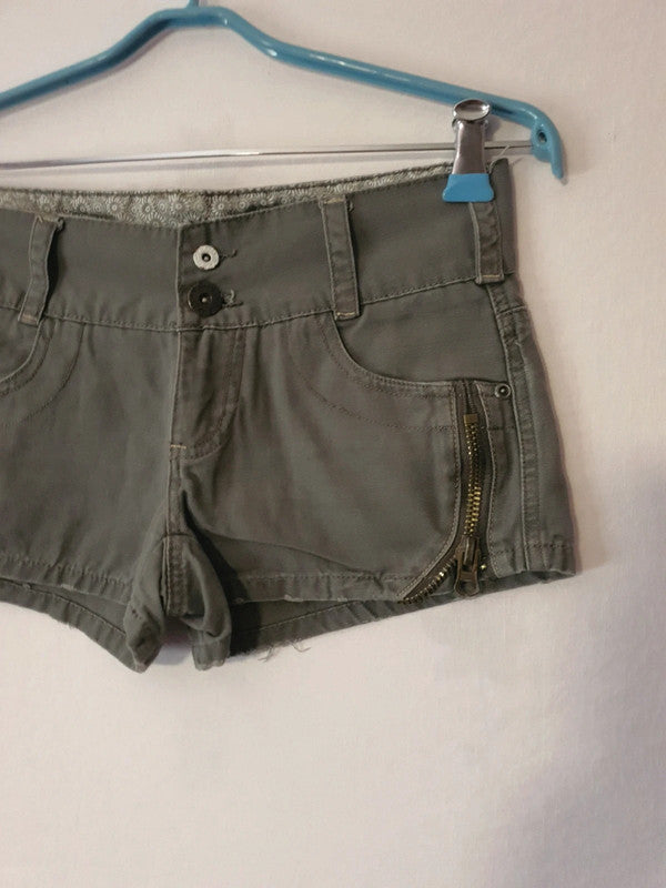 Short vert militaire