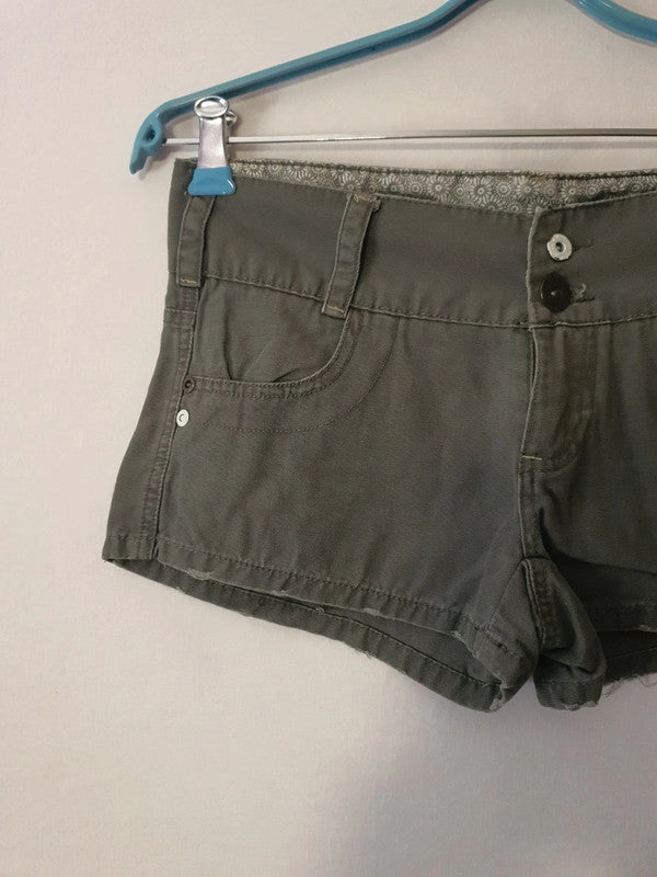 Short vert militaire