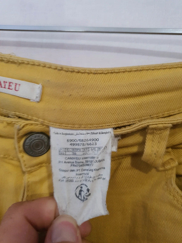 Short jaune moutarde