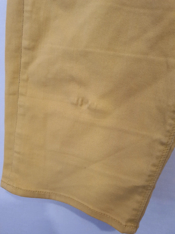 Short jaune moutarde