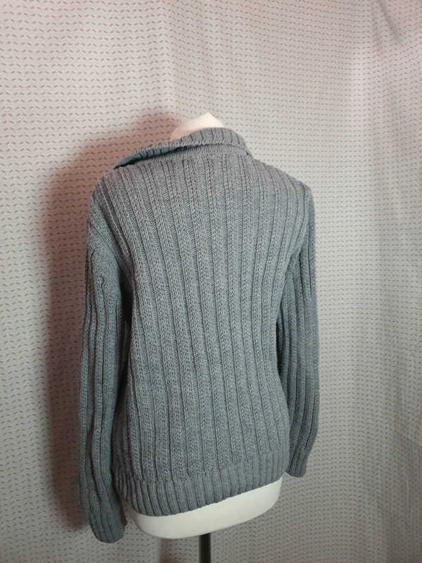Pull gris IKAO