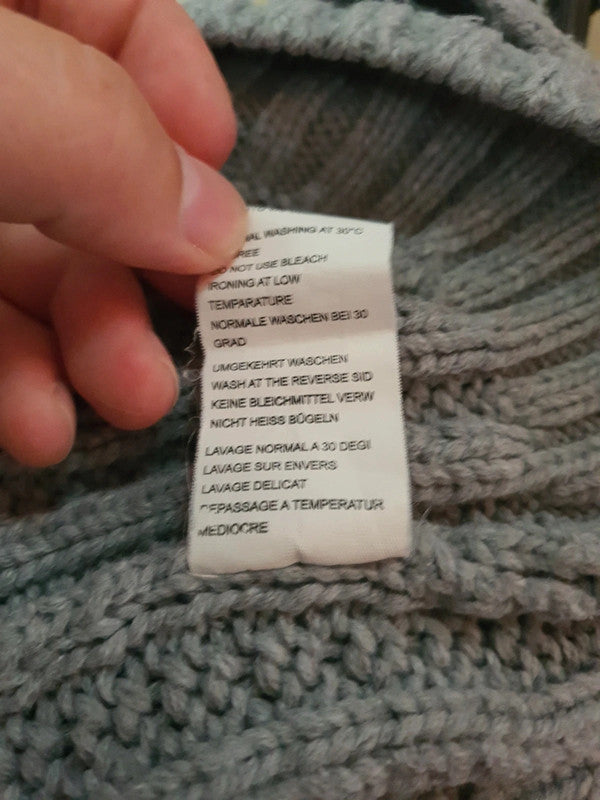 Pull gris IKAO