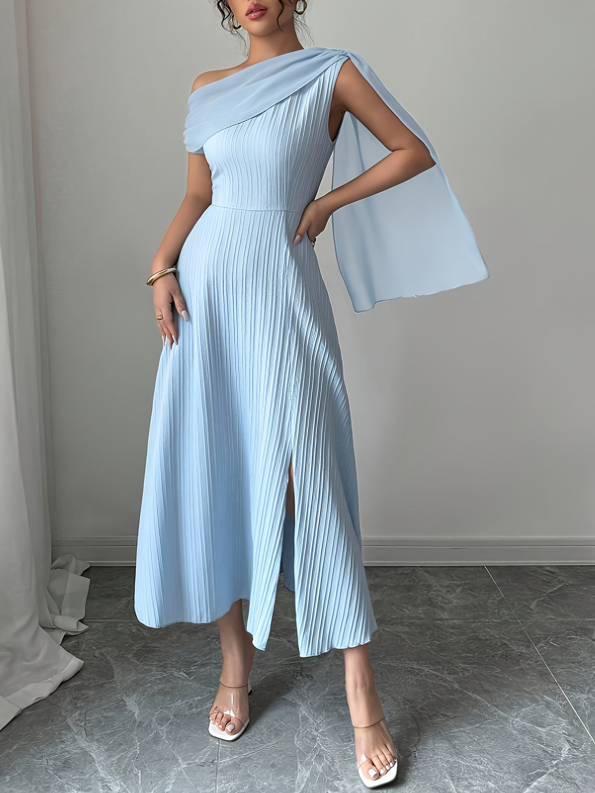 Robe midi asymétrique une épaule bleu clair