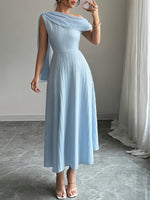 Robe midi asymétrique une épaule bleu clair