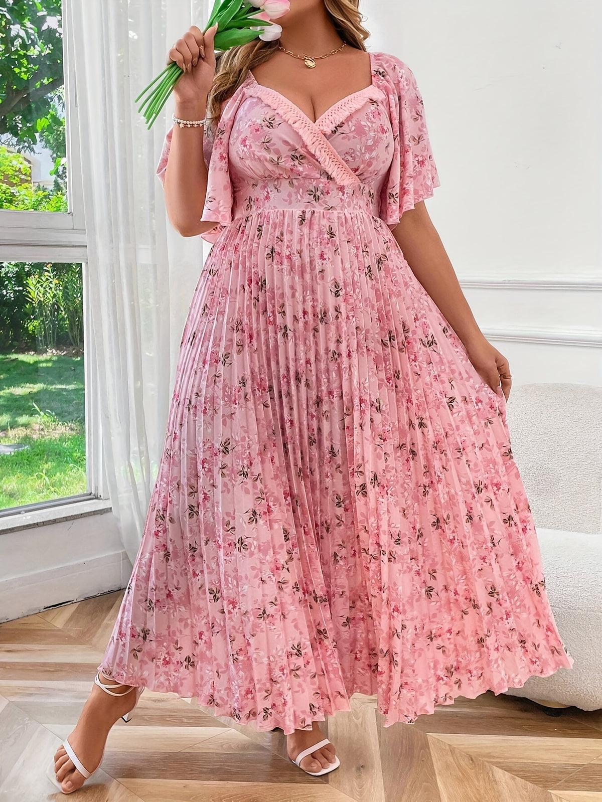 Robe longue plissée élégante à col croisé