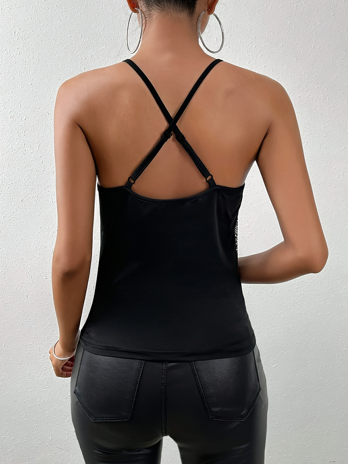 Top cami à sequins V – l’élégance scintillante pour vos soirées d’été