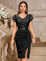 Robe élégante en dentelle à sequins avec manches pétales