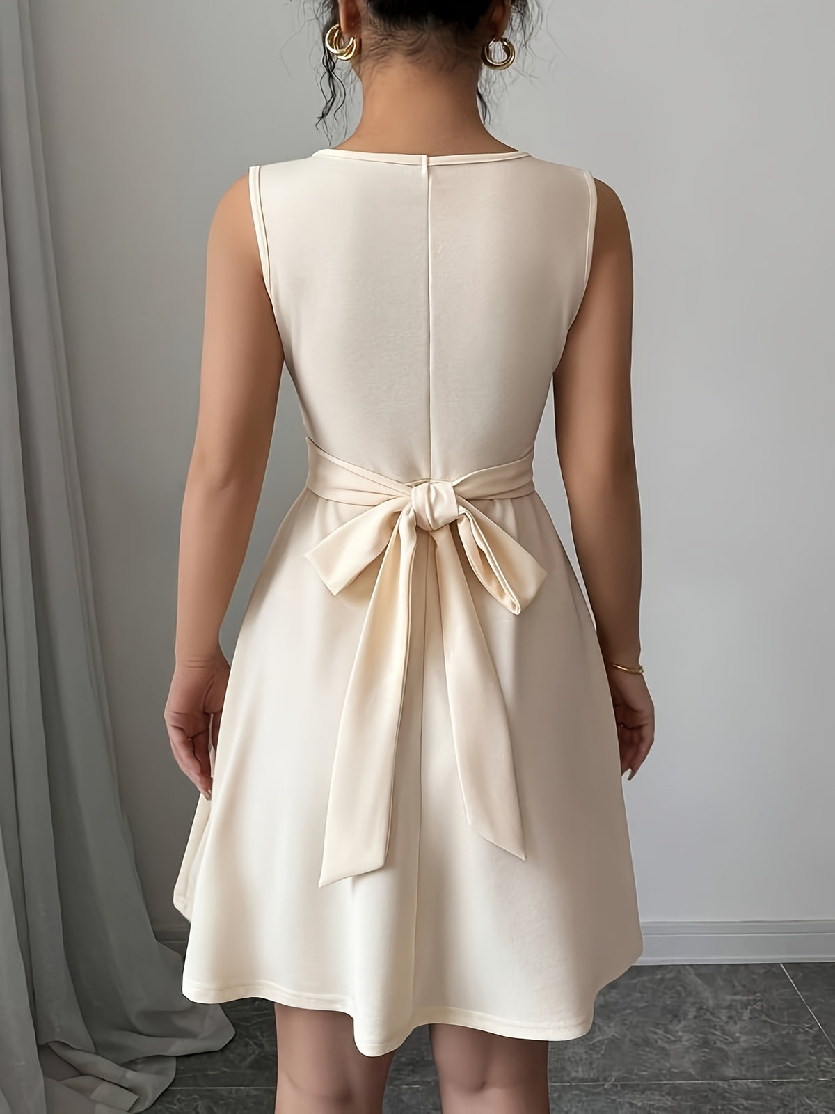 Robe élégante sans manches pour femme