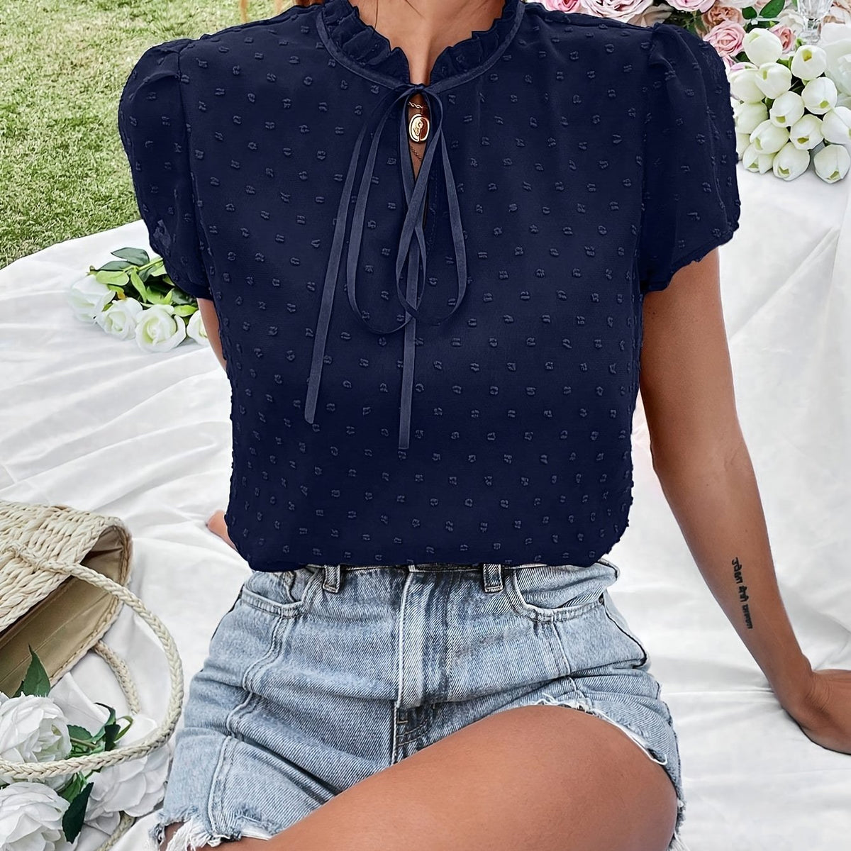 Blouse élégante à lacets pour femme #Paris