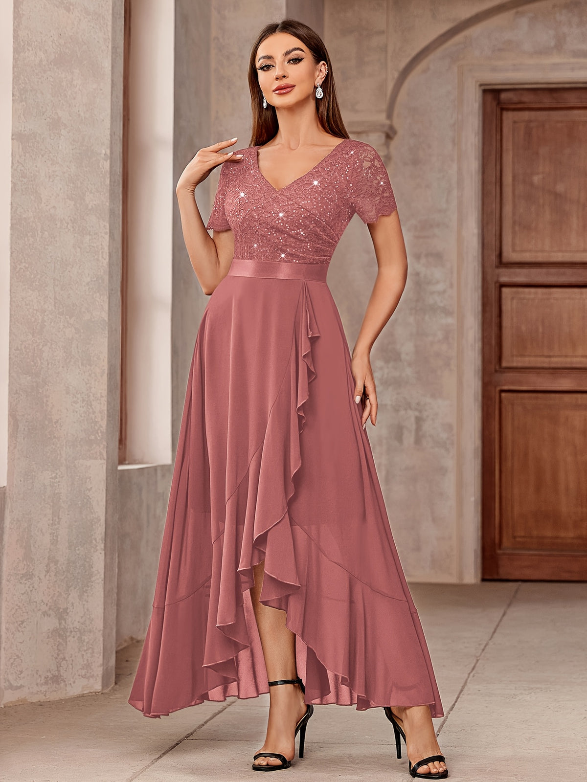 Robe longue élégante à sequins et dentelle