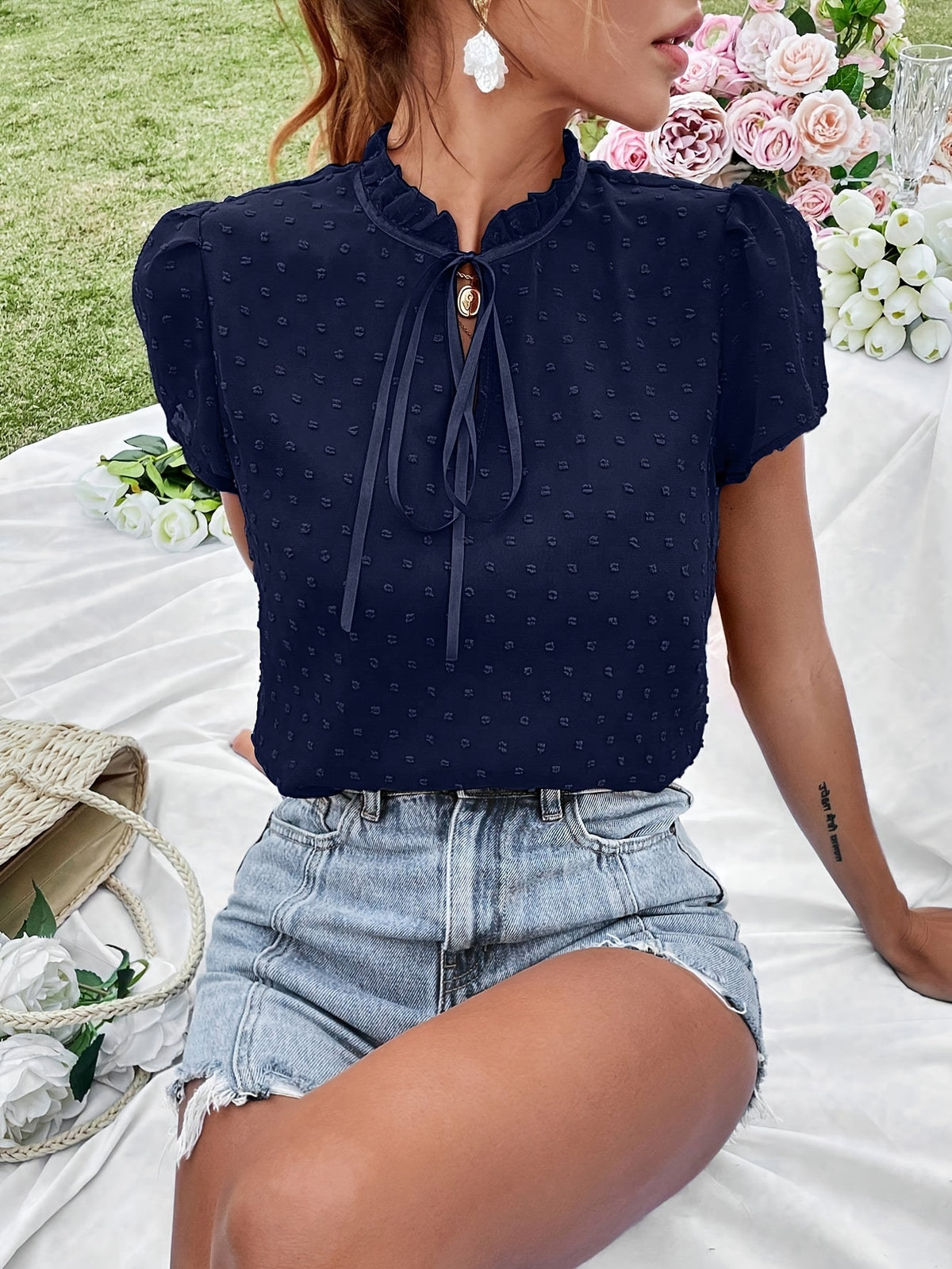 Blouse élégante à lacets pour femme #Paris