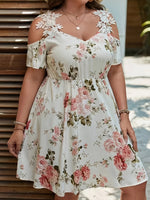 Robe grande taille à fleurs avec volants