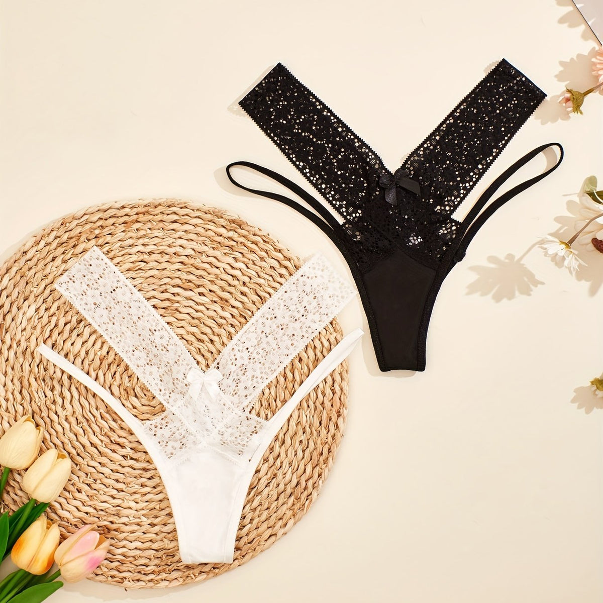 Culotte sexy en dentelle strappée