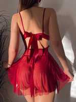 Nuisette en dentelle et tulle, dos nu et décolleté