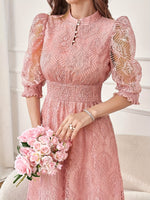 Robe longue élégante à col montant