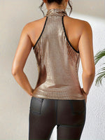 Top à sequins croisé au cou – brillance sensuelle et silhouette affirmée