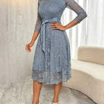 Robe midi élégante en dentelle florale