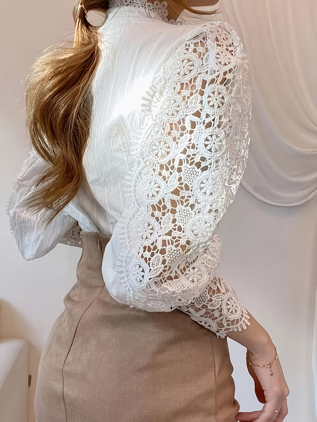 Blouse en dentelle blanche élégante #collection Paris 2025