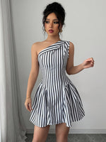 Robe élégante à rayures avec encolure #collection Paris