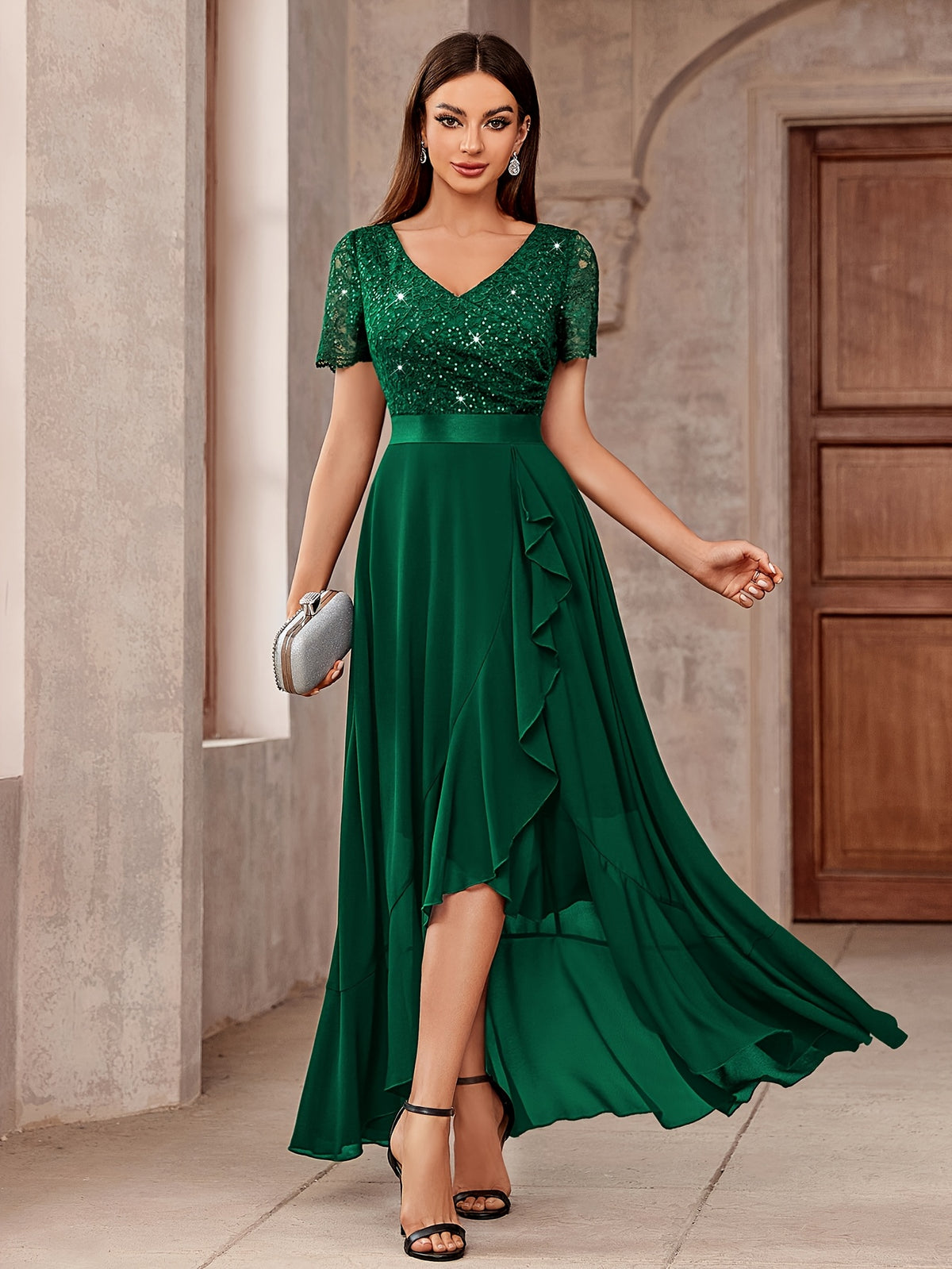 Robe longue élégante à sequins et dentelle